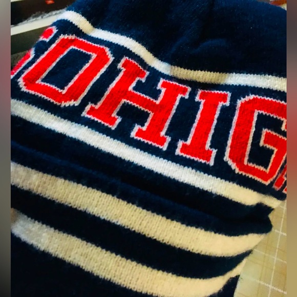 Beanie Blue So High / Tuque Marine - Picture 2 of 4